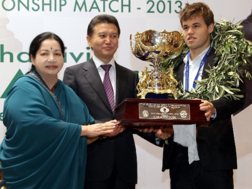 magnus-carlsen-new-world-chess-8414-1414-1416788682.jpg